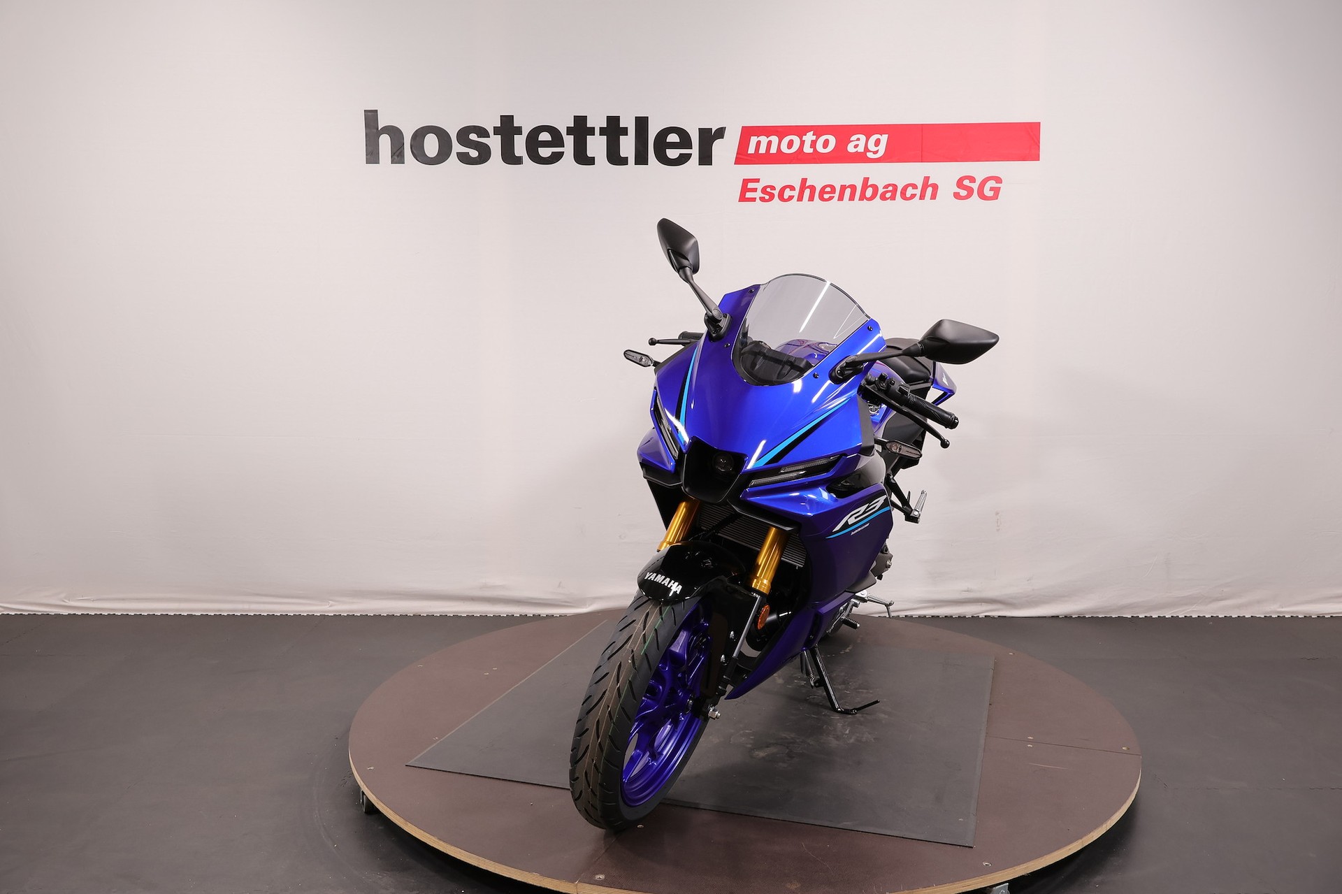 YAMAHA R3-showroom-element-2