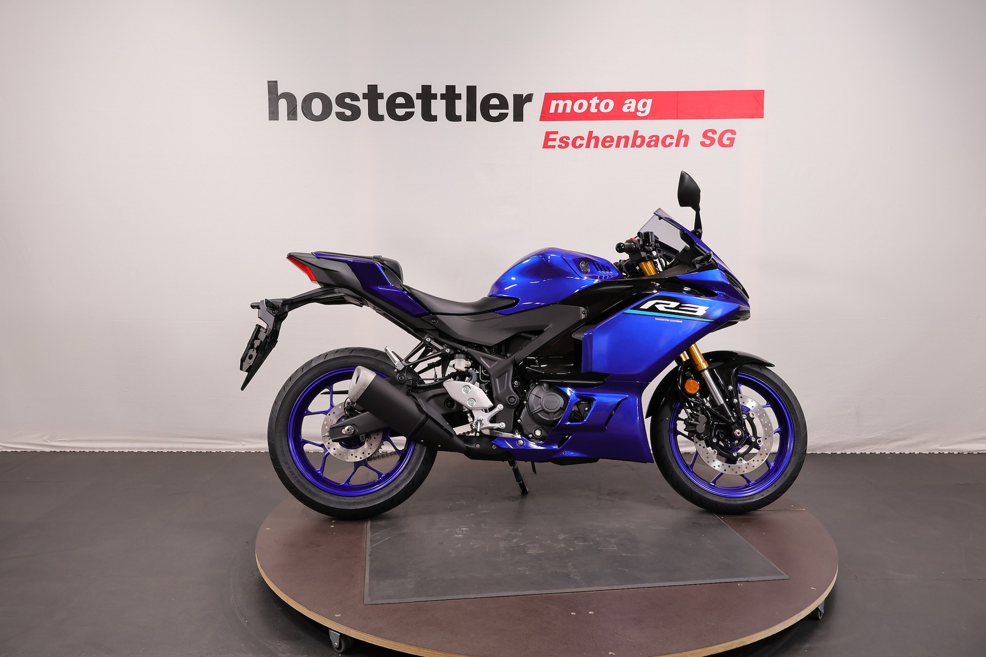 YAMAHA R3-showroom-element-1