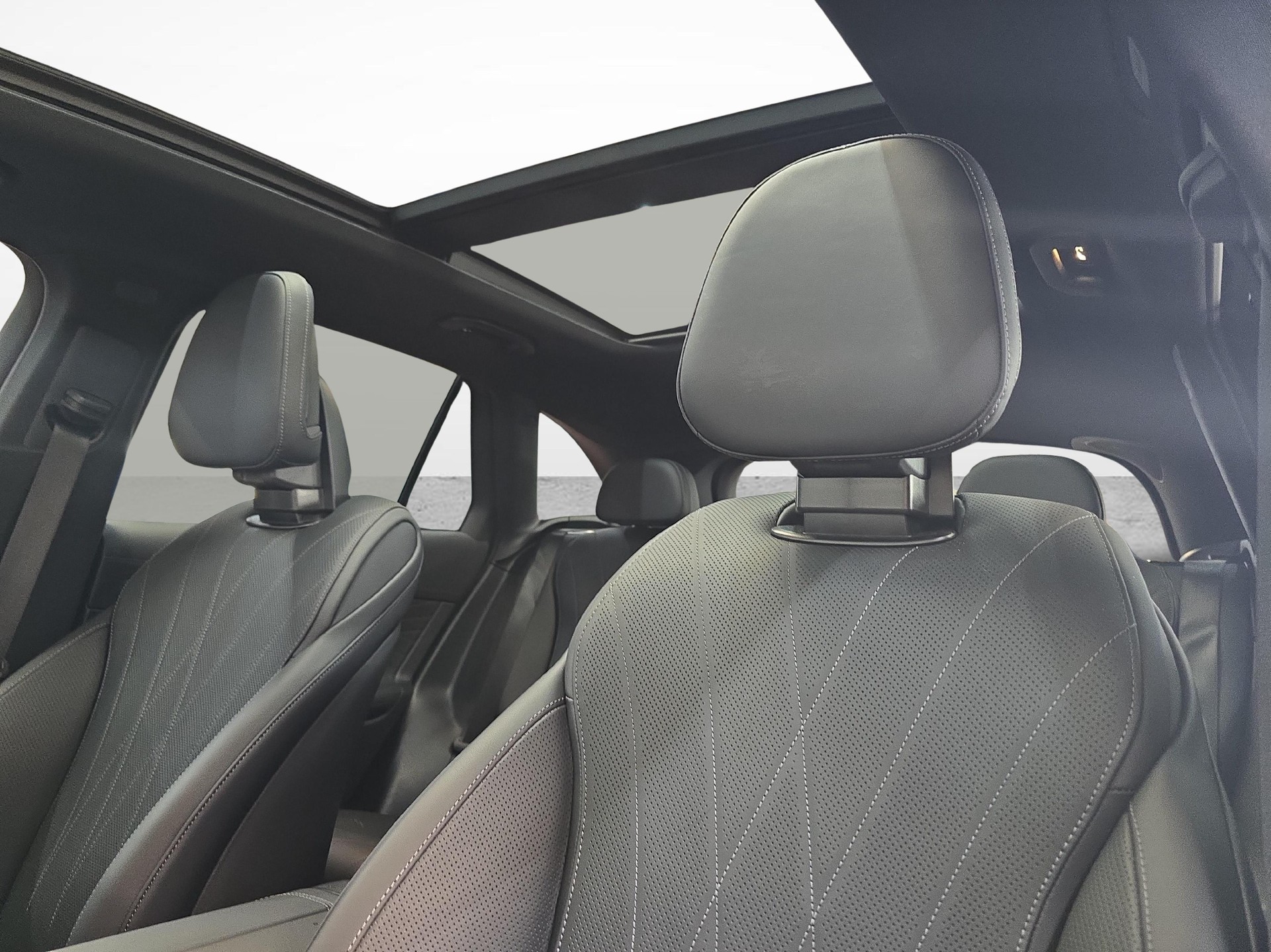 MERCEDES-BENZ GLC 43 AMG 4MATIC Executive Edition-image-8