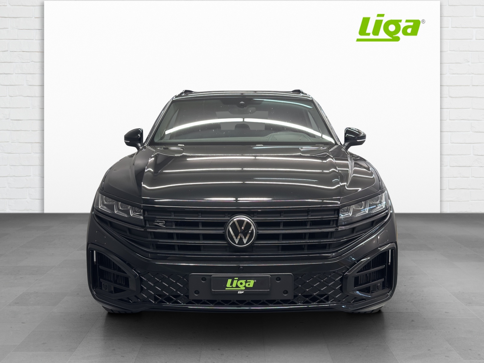 VW Touareg 3.0 V6 TSI R-Line-showroom-element-1