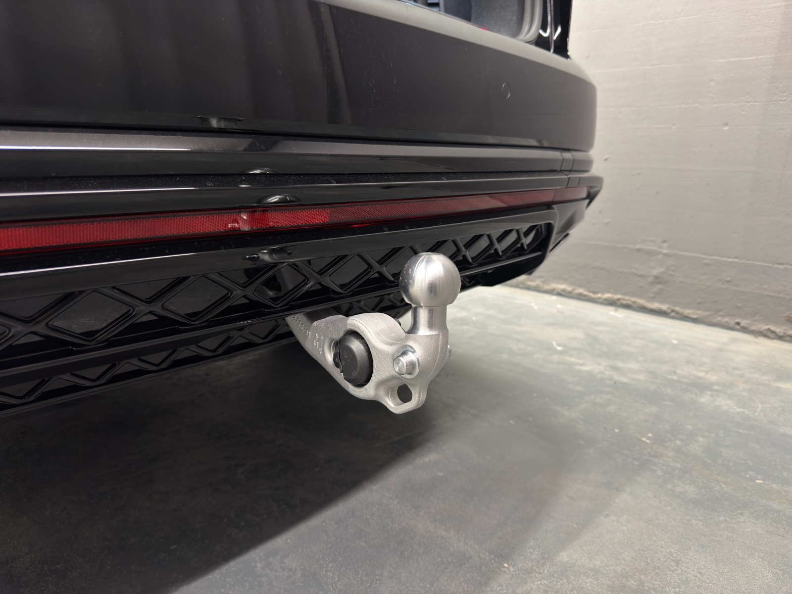 VW Touareg 3.0 V6 TSI R-Line-image-13