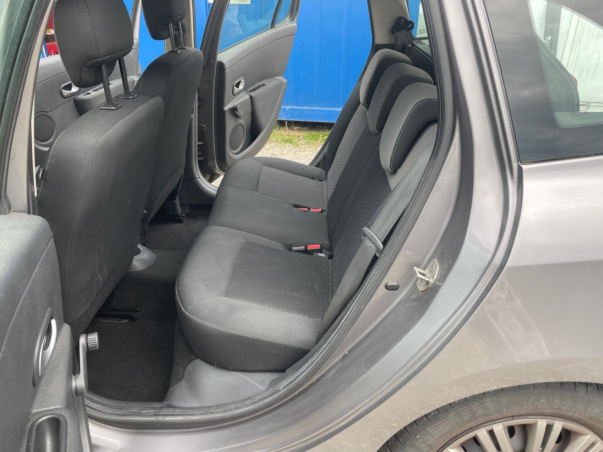 RENAULT Clio Grandtour 1.5 dCi Expression-image-8