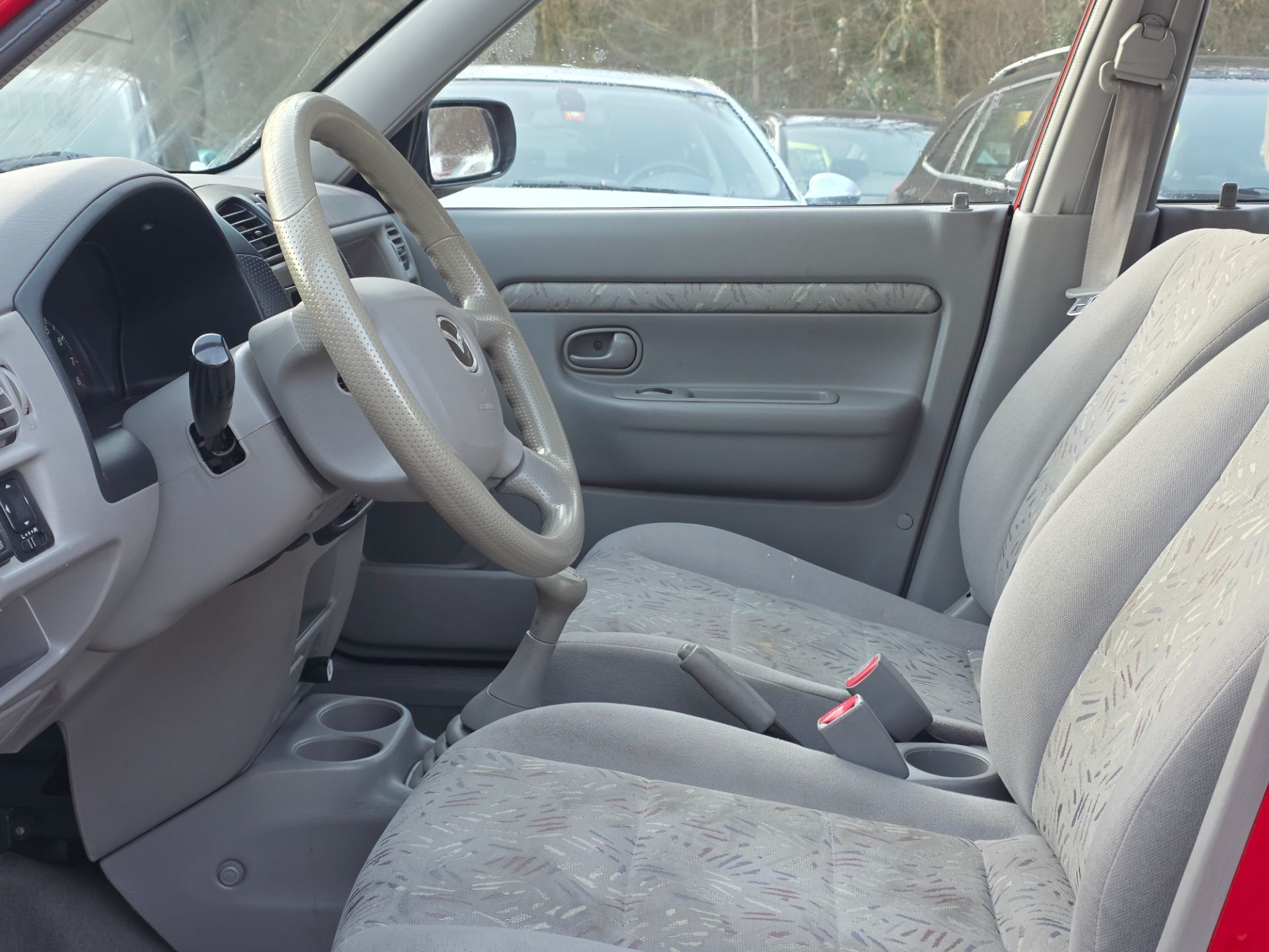 MAZDA Demio 1.5i-16 *** Frisch ab MFK / Frisch ab Service / Gratis Lieferung ***-image-10
