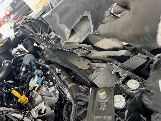 RENAULT Grand Scénic 1.8 dCi Intens Pack Advantage EDC-image-12