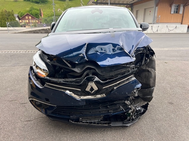 RENAULT Grand Scénic 1.8 dCi Intens Pack Advantage EDC-image-7