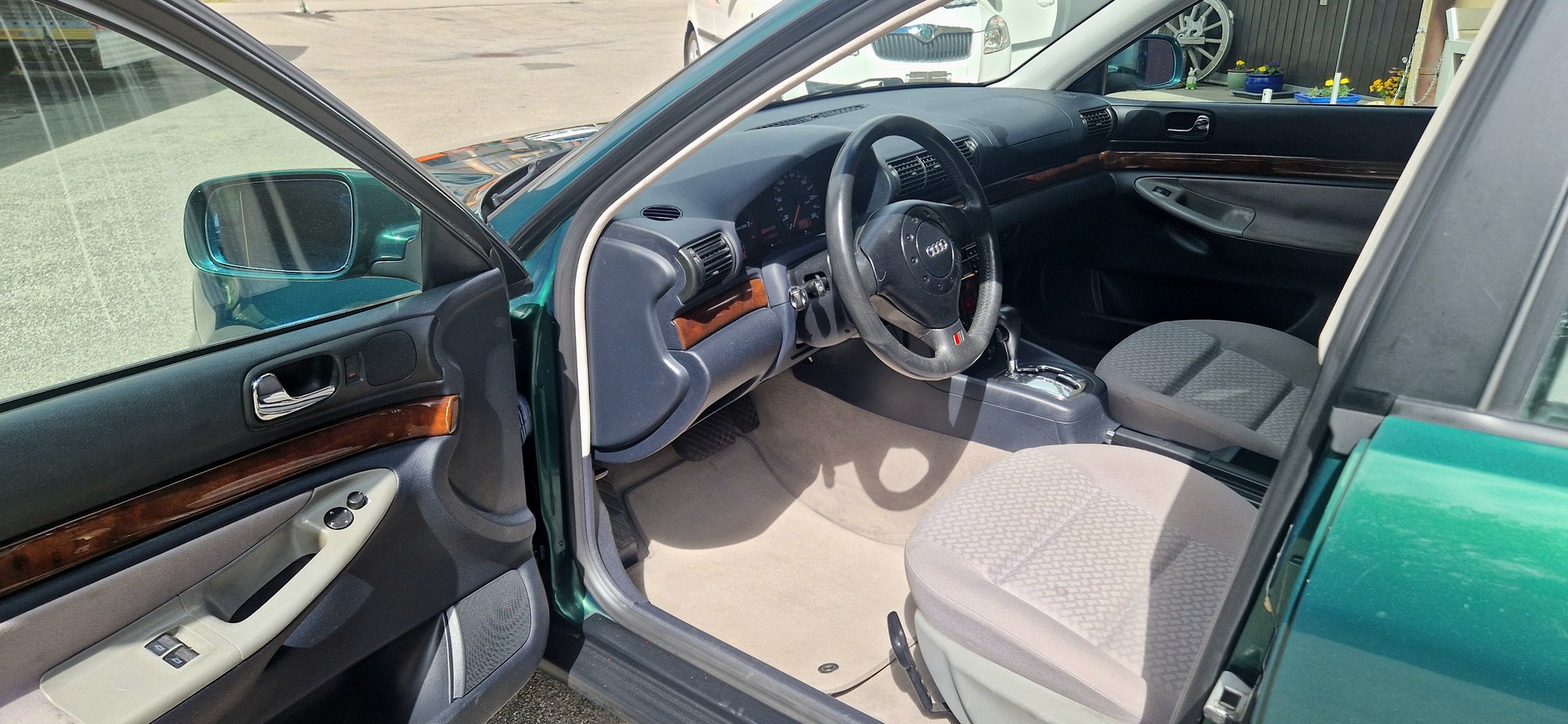 AUDI Avant-image-4
