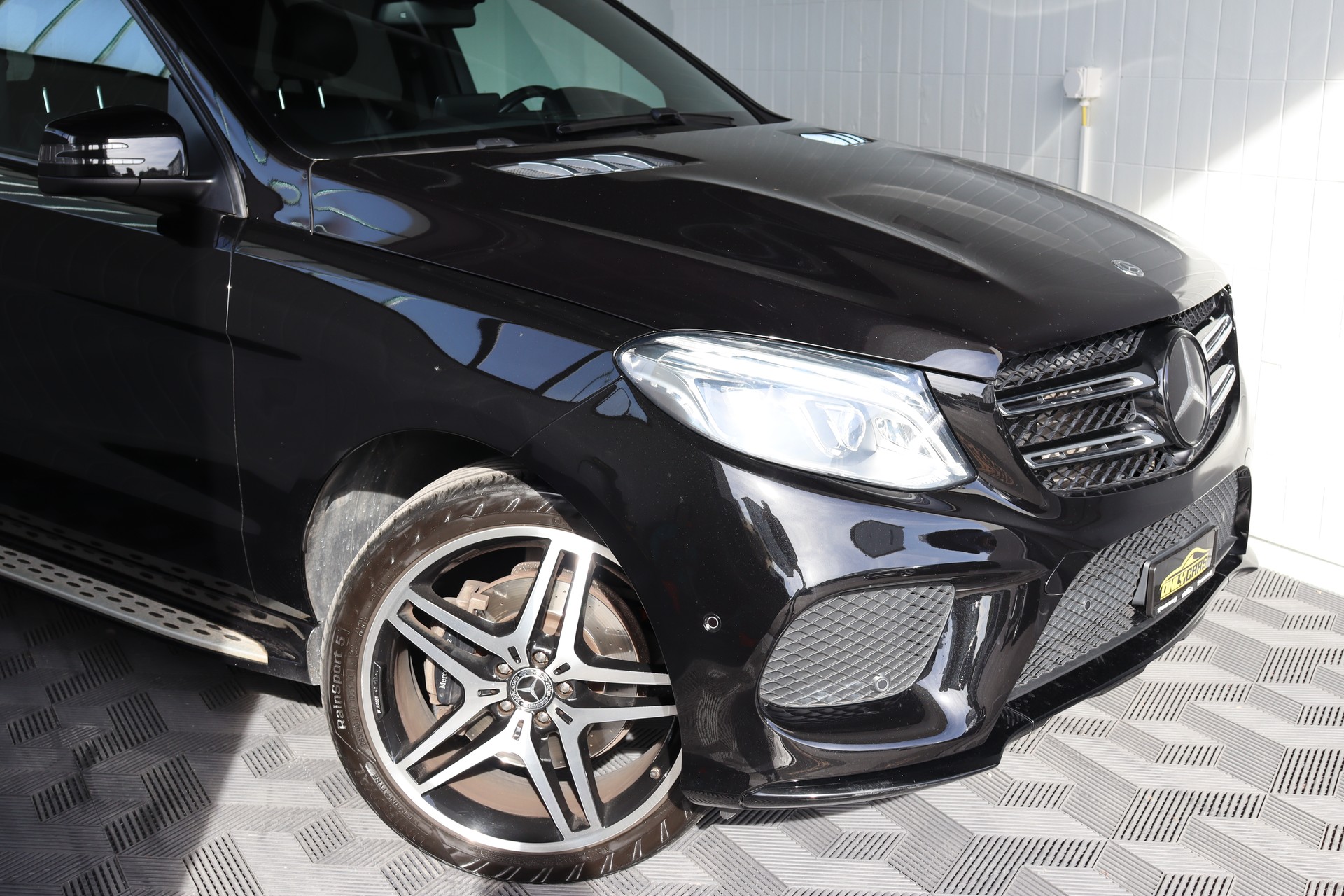 MERCEDES-BENZ GLE 350 d Executive 4Matic 9G-Tronic-showroom-element-3