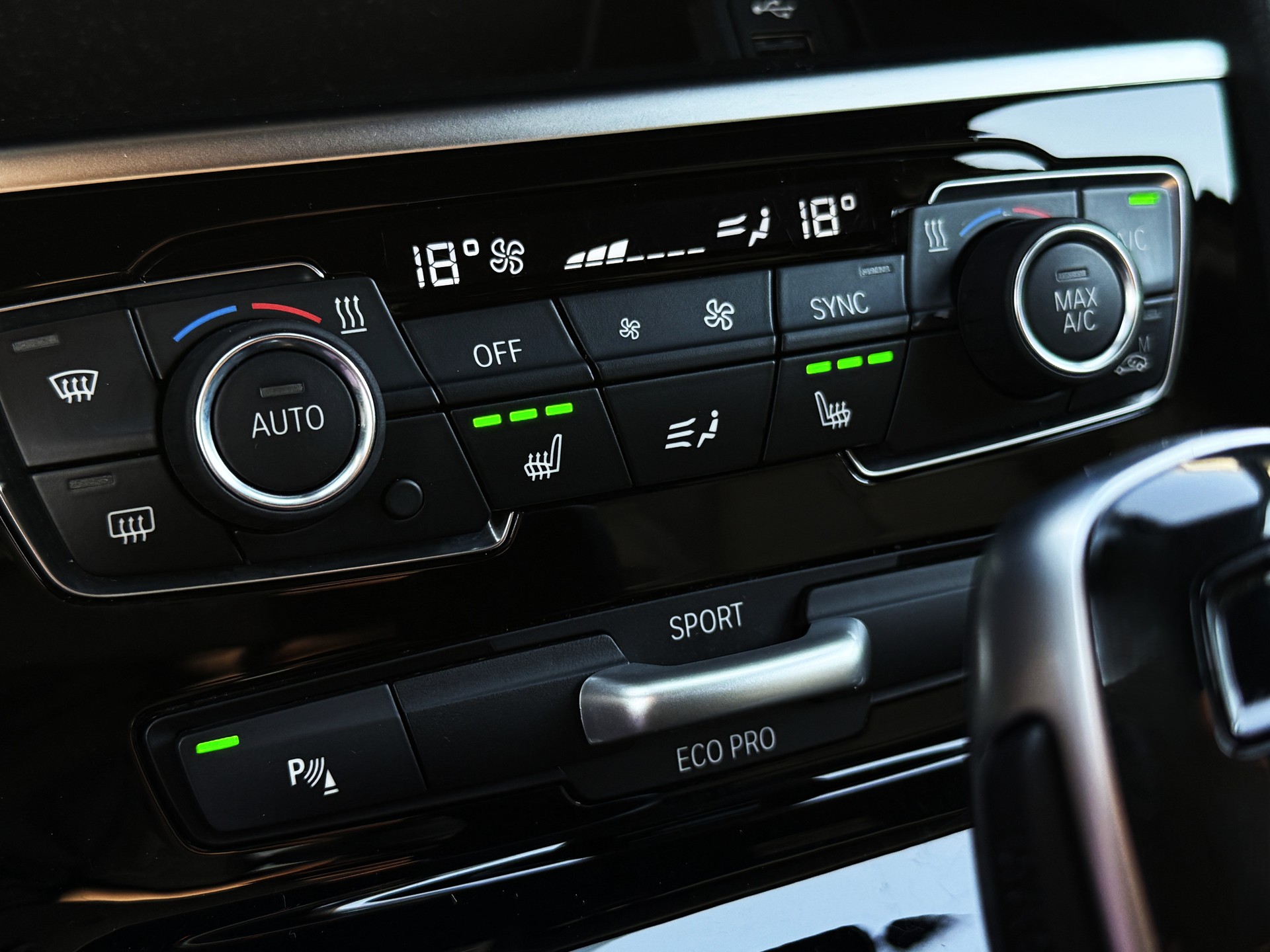 BMW 220d xDrive Active Tourer Steptronic / Gratis Service-image-21