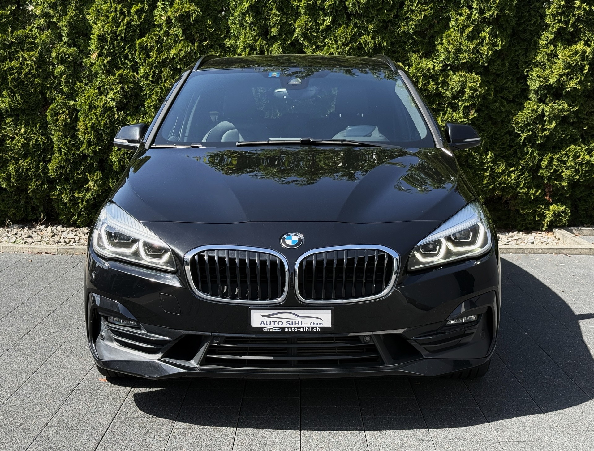 BMW 220d xDrive Active Tourer Steptronic / Gratis Service-showroom-element-3