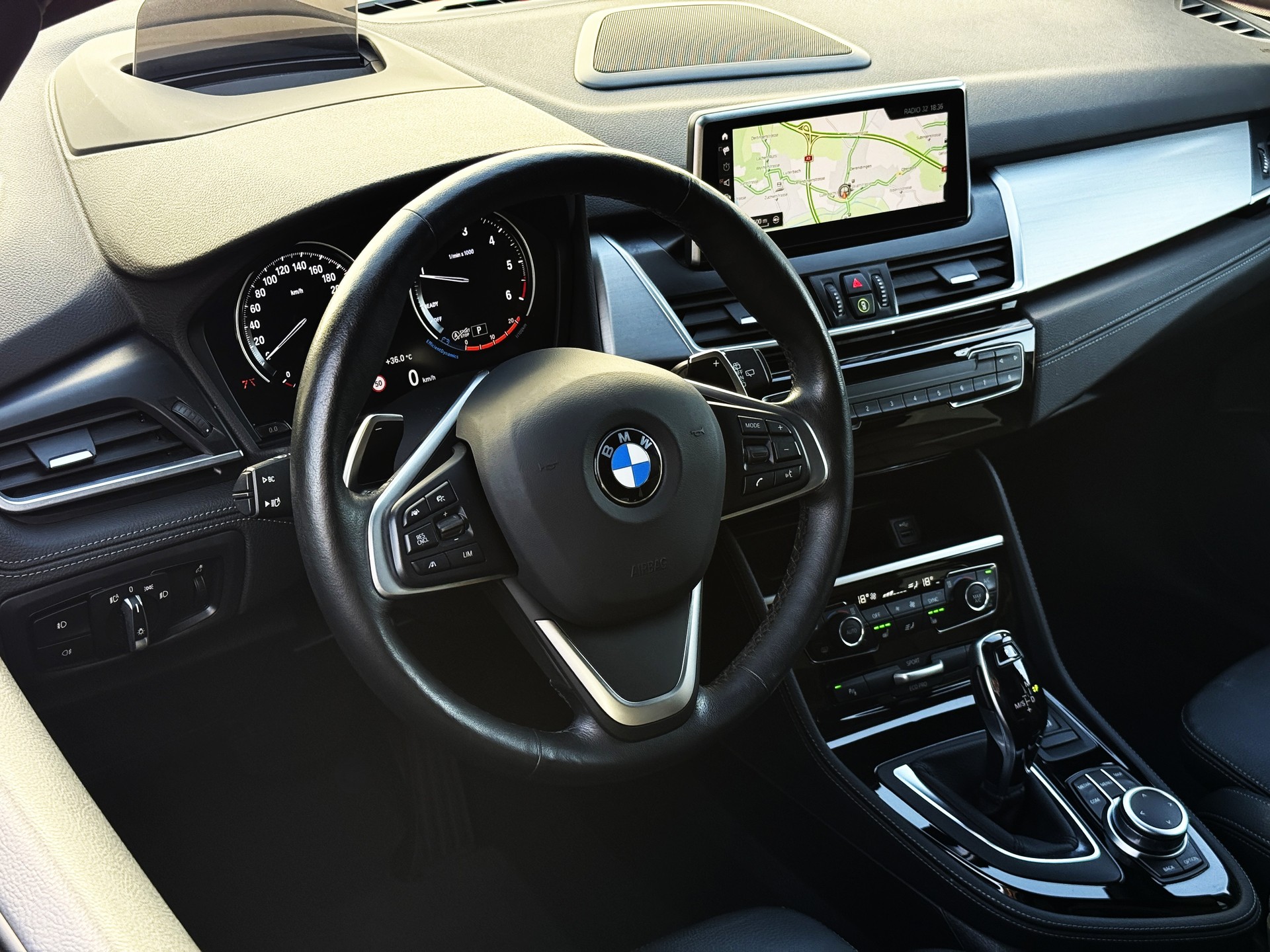 BMW 220d xDrive Active Tourer Steptronic / Gratis Service-image-15