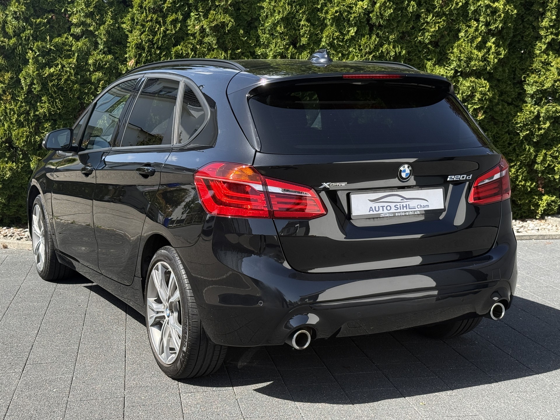 BMW 220d xDrive Active Tourer Steptronic / Gratis Service-image-12