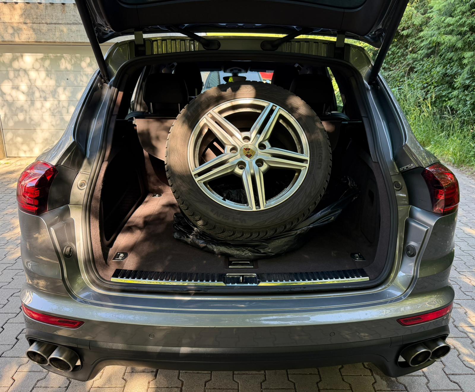PORSCHE Cayenne S-image-15