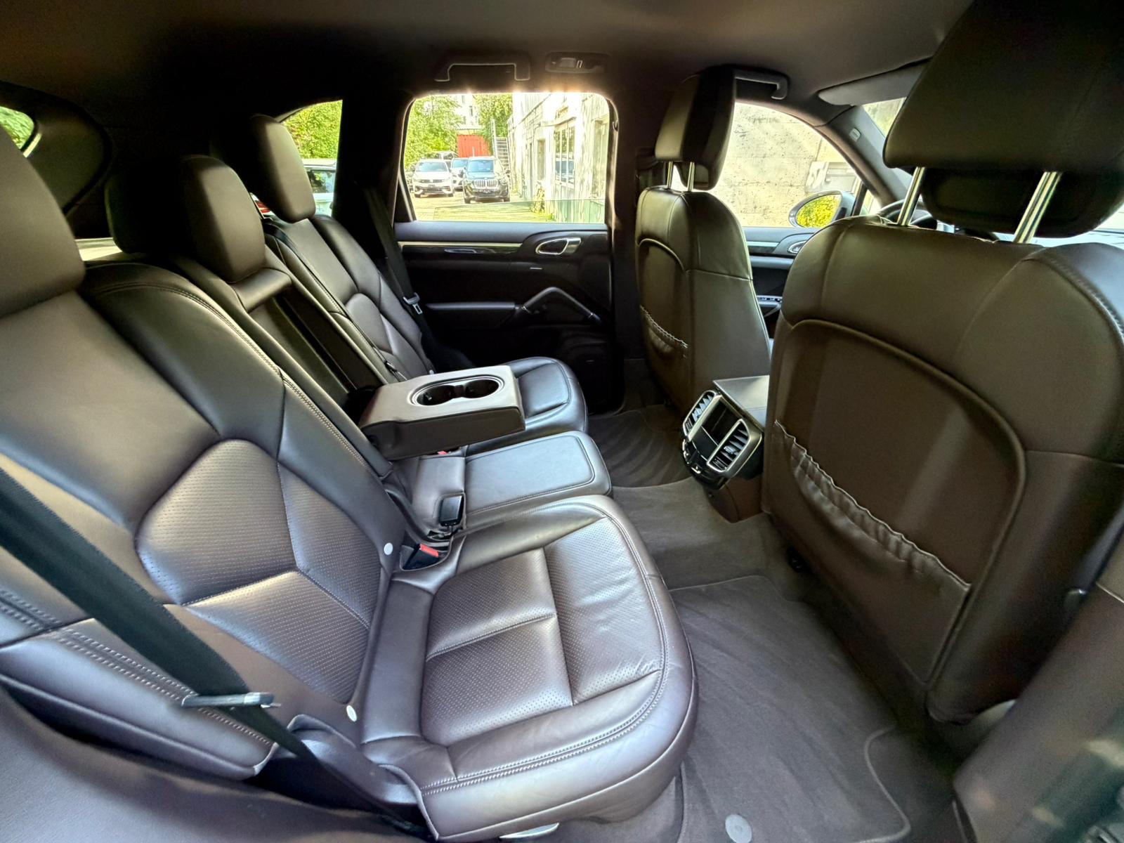 PORSCHE Cayenne S-image-16