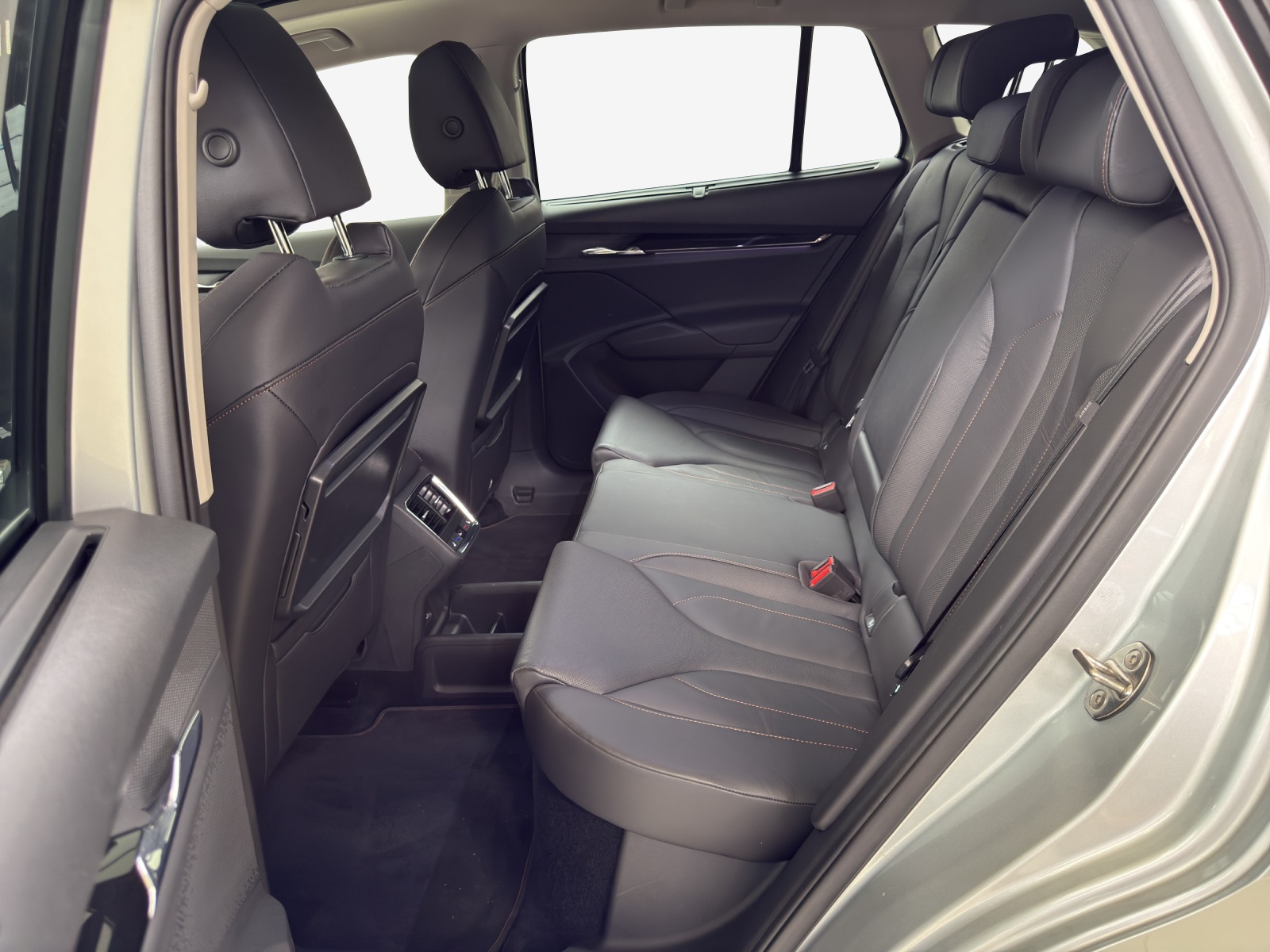 SKODA Enyaq iV 80x-image-12