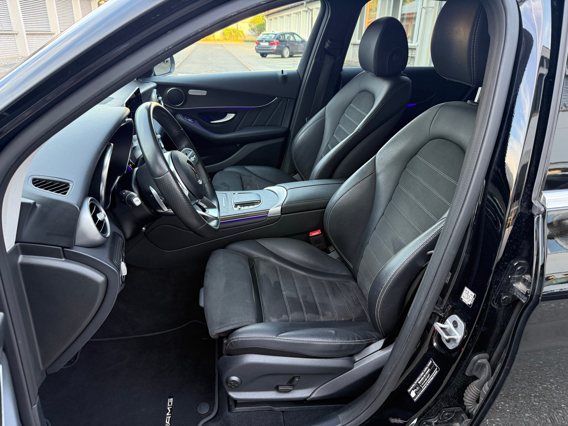 MERCEDES-BENZ GLC 220 d AMG Line 4m-image-13