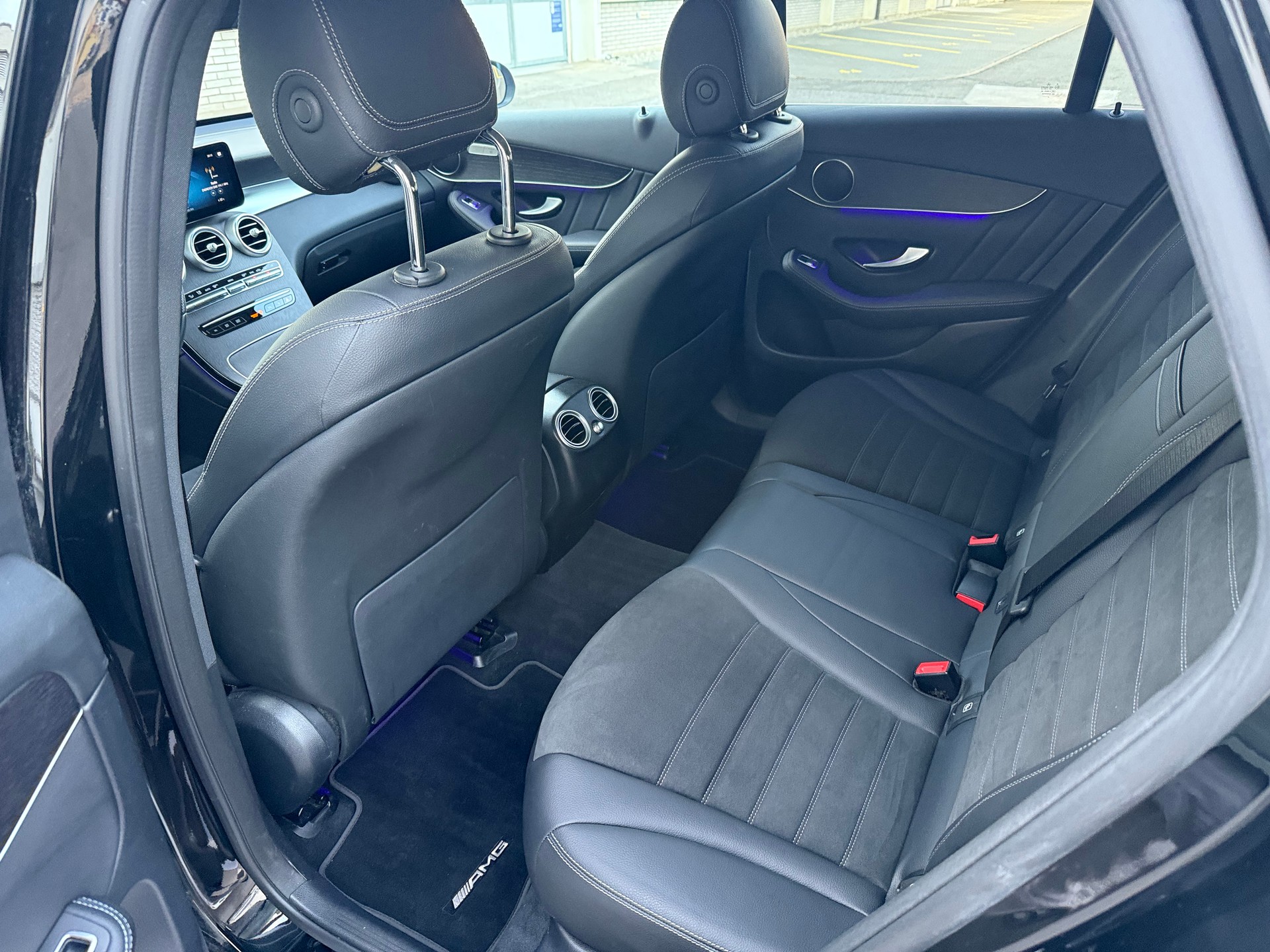 MERCEDES-BENZ GLC 220 d AMG Line 4m-image-17