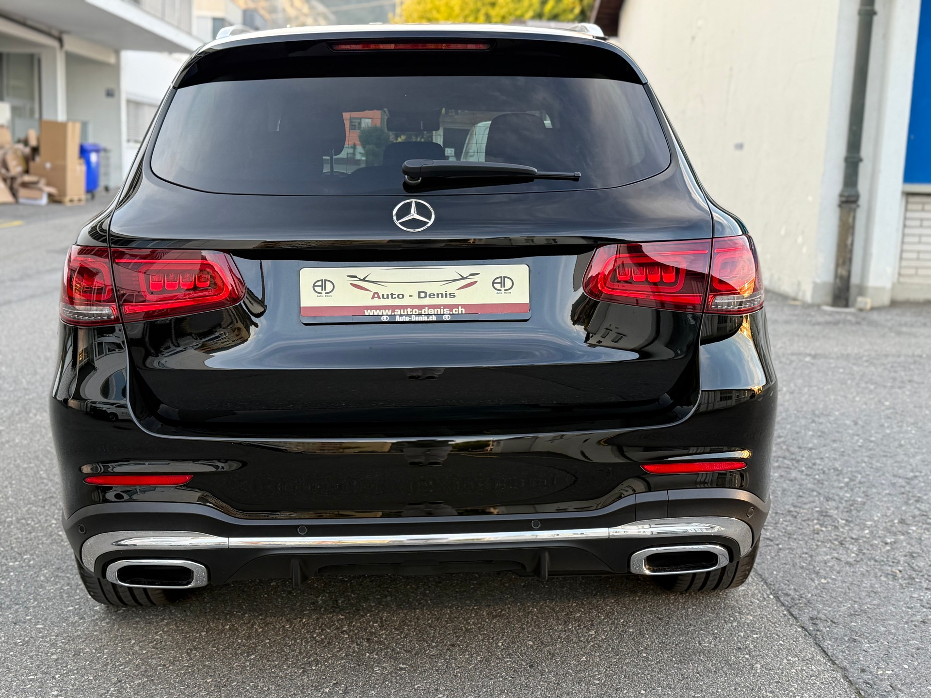 MERCEDES-BENZ GLC 220 d AMG Line 4m-image-6