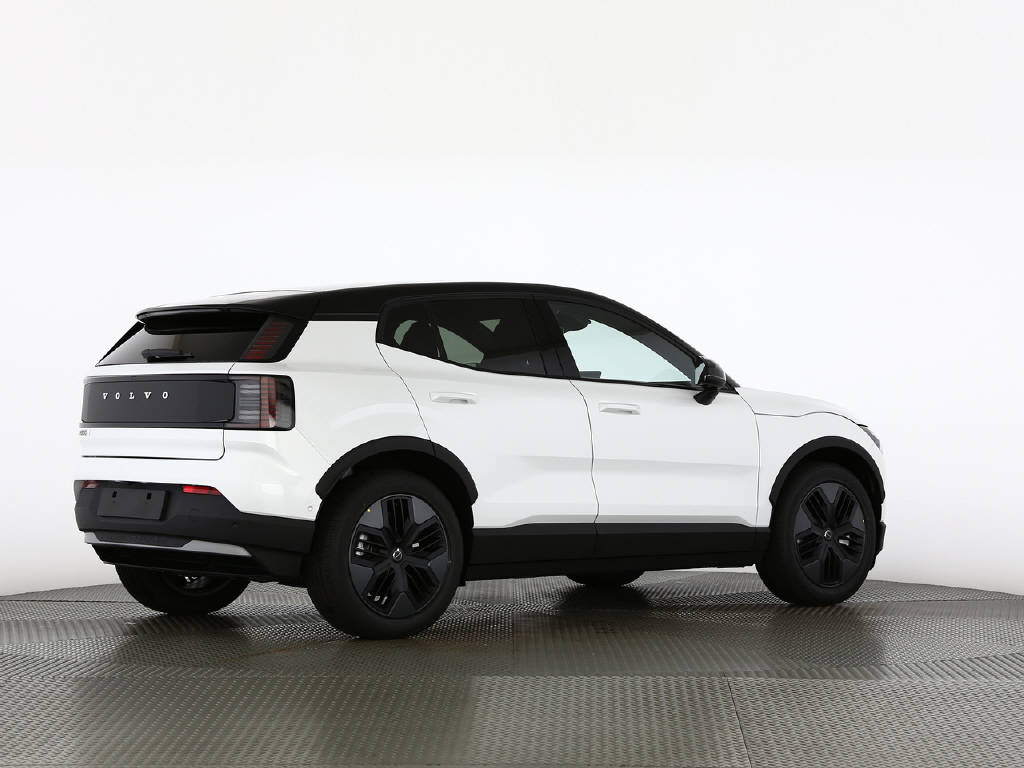 VOLVO EX 30 Cross Country P8 Twin Performance AWD-image-11