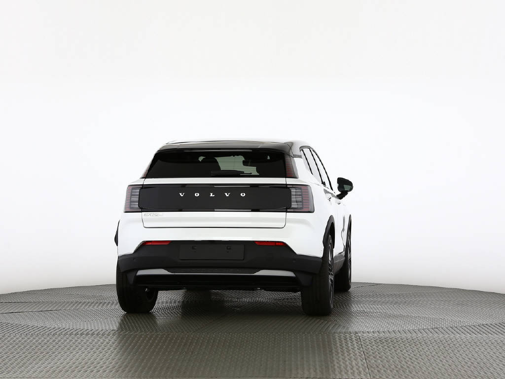 VOLVO EX 30 Cross Country P8 Twin Performance AWD-image-8