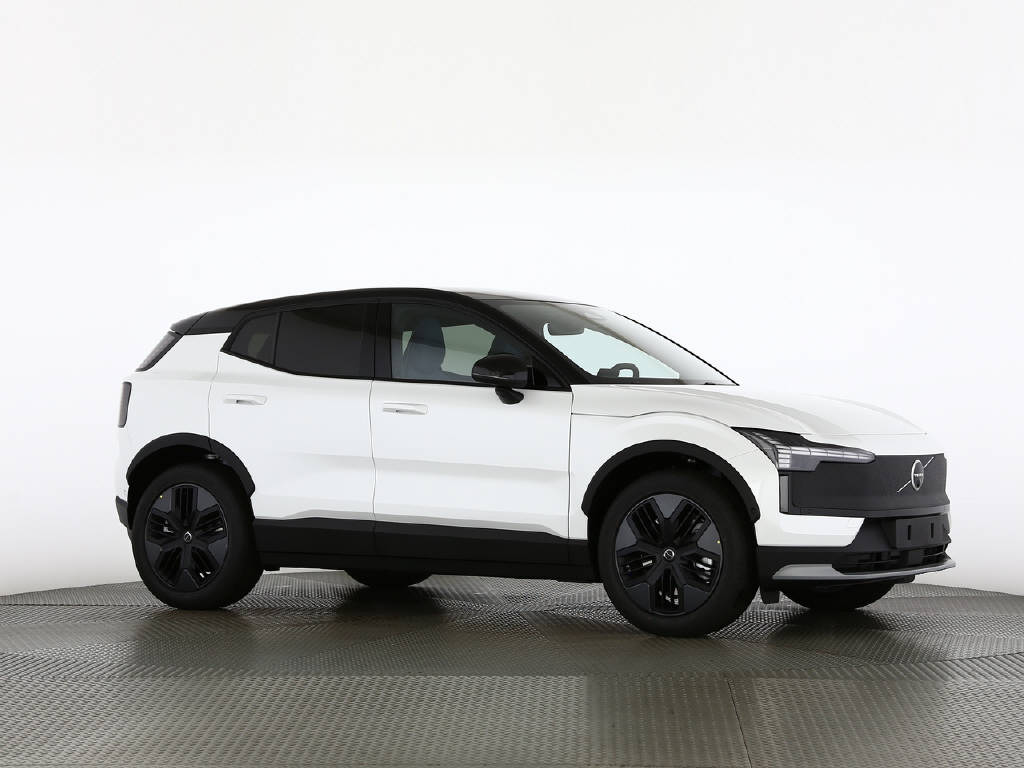 VOLVO EX 30 Cross Country P8 Twin Performance AWD-image-16