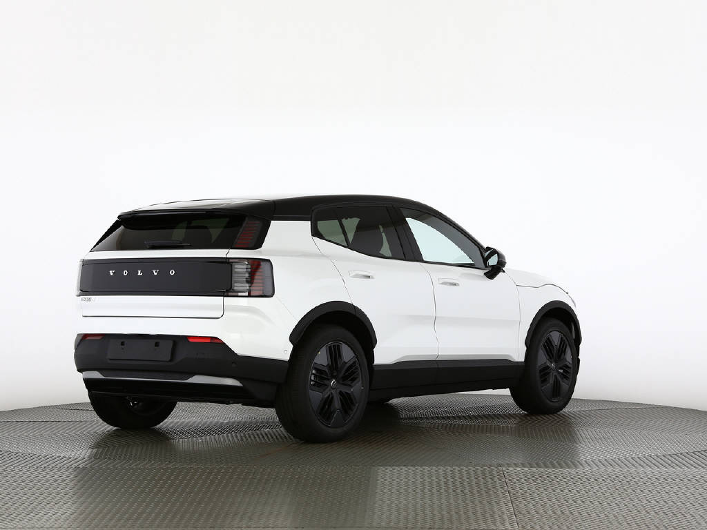 VOLVO EX 30 Cross Country P8 Twin Performance AWD-image-10