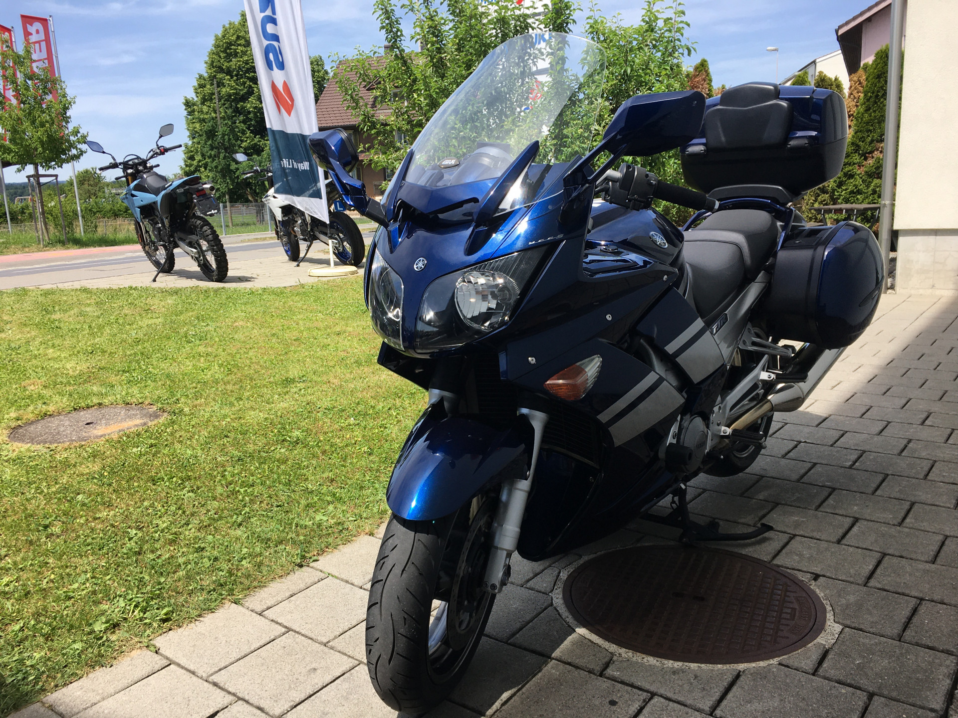 YAMAHA FJR 1300-showroom-element-1