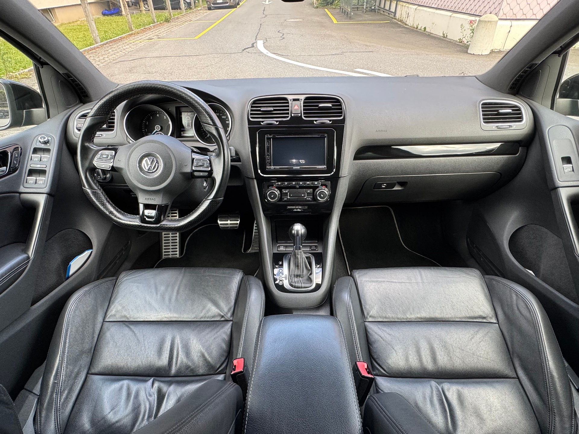 VW Golf 2.0 TSI R 4Motion DSG-image-3
