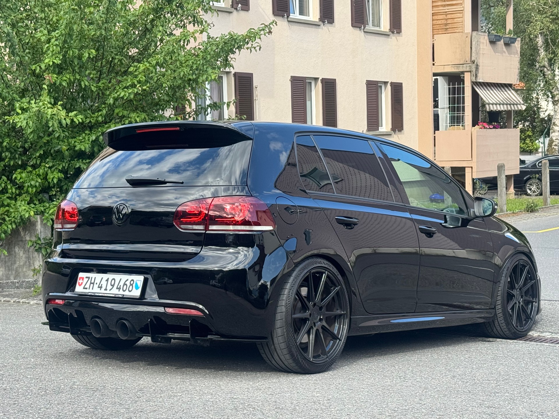 VW Golf 2.0 TSI R 4Motion DSG-image-6