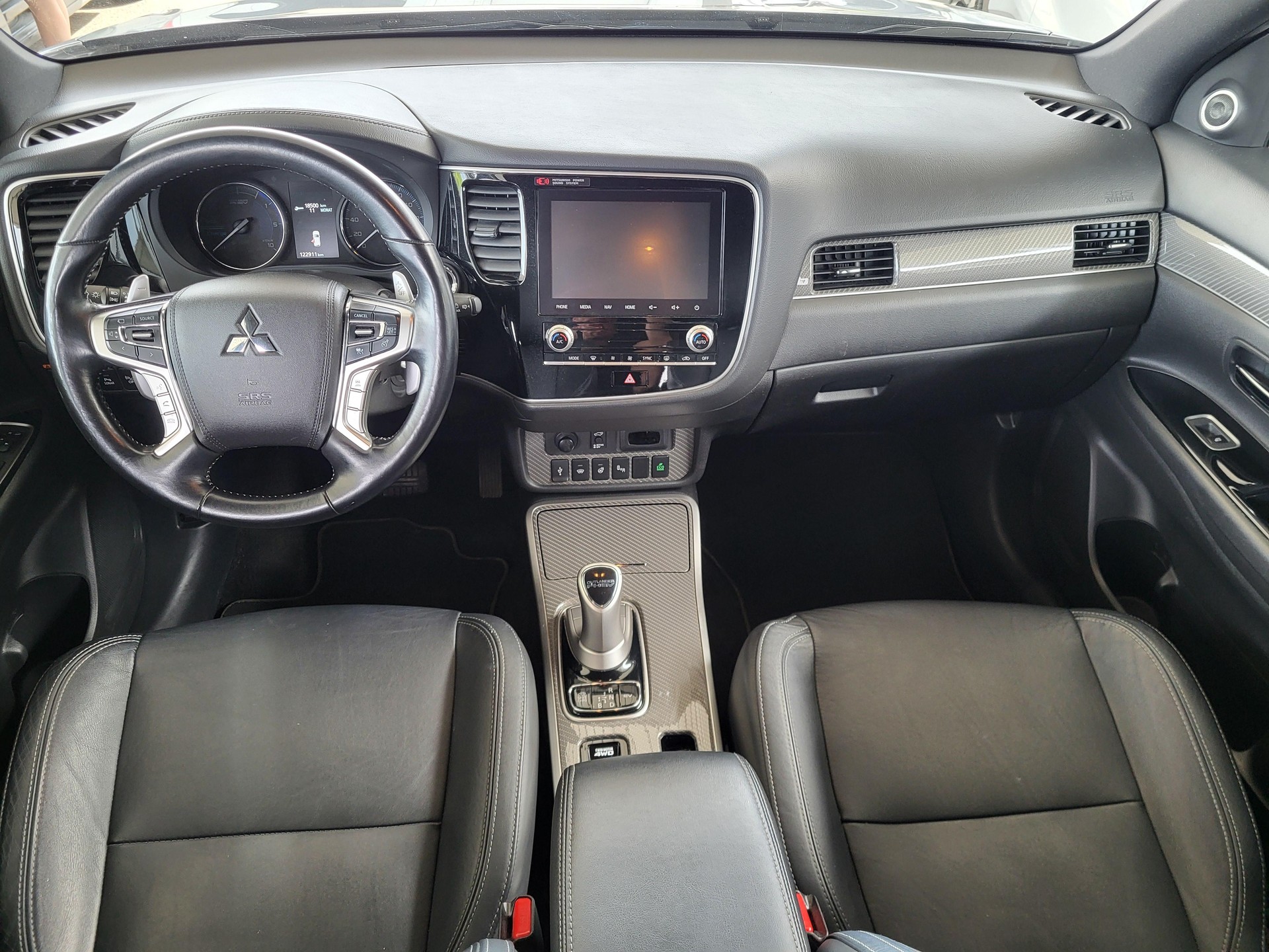 MITSUBISHI Outlander 2.4 PHEV Diamond-image-5