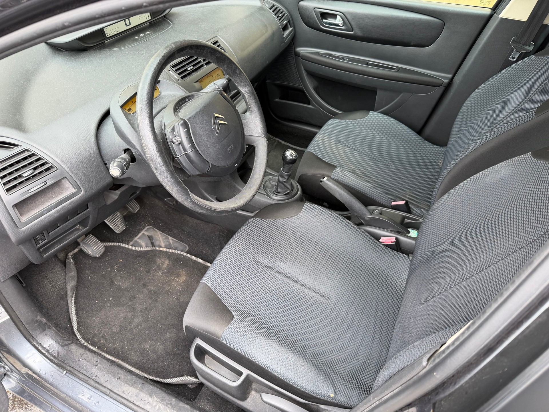 CITROEN C4 Berline 1.4i 16V X-image-10