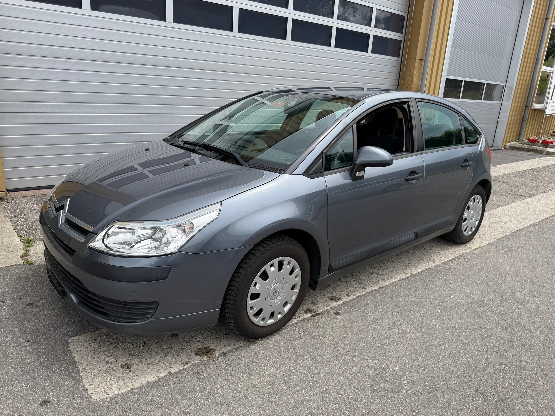 CITROEN C4 Berline 1.4i 16V X-image-8