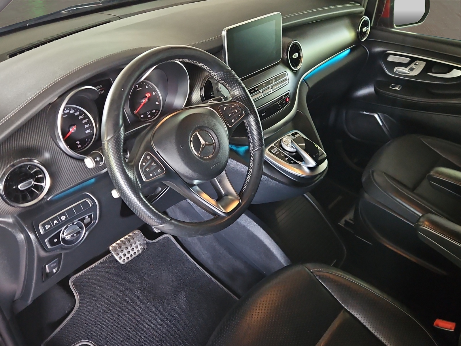 MERCEDES-BENZ V 300 d lang Avantgarde 4Matic 9G-Tronic-image-6