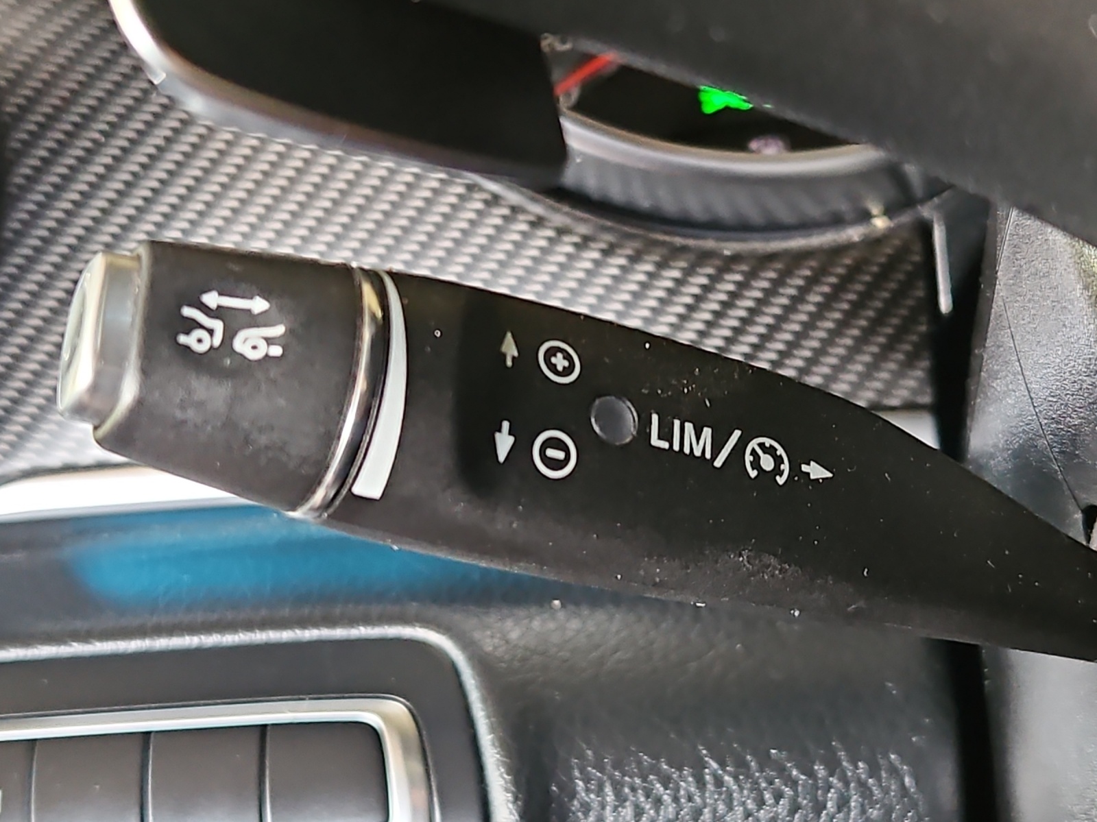 MERCEDES-BENZ V 300 d lang Avantgarde 4Matic 9G-Tronic-image-12