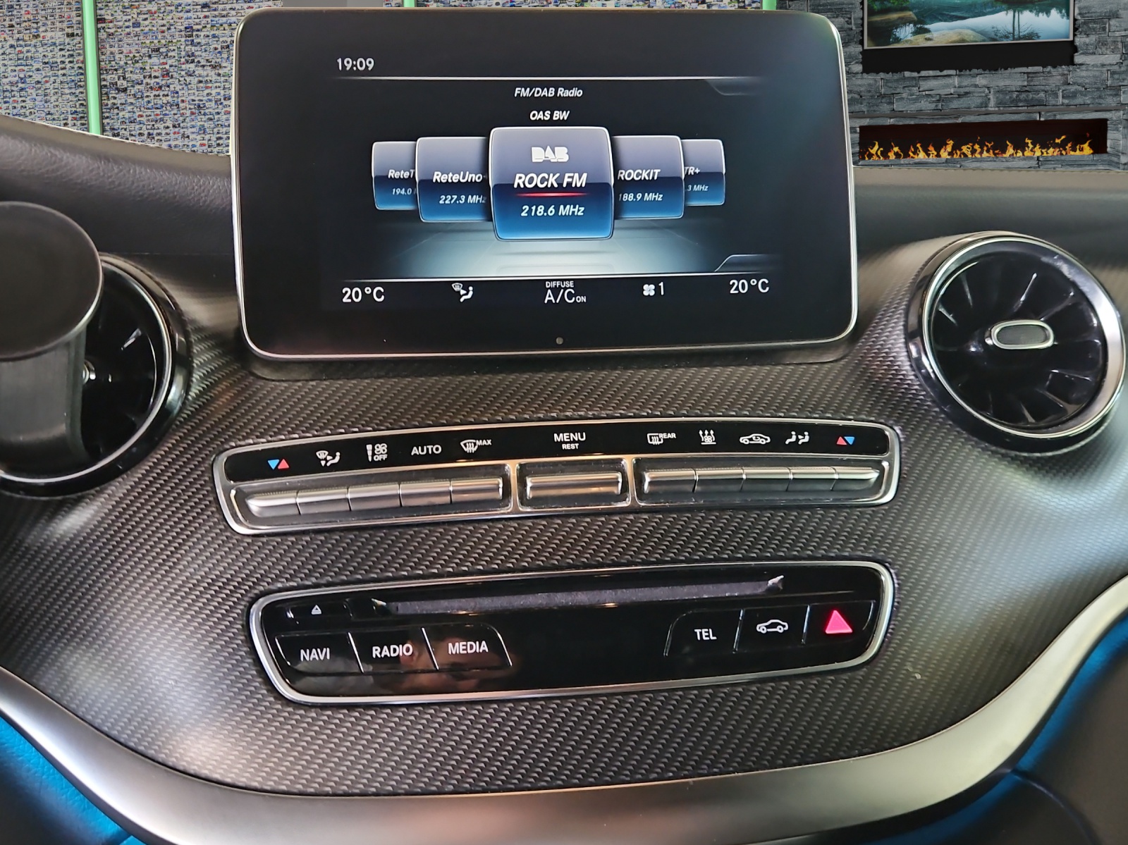 MERCEDES-BENZ V 300 d lang Avantgarde 4Matic 9G-Tronic-image-13