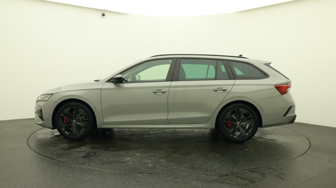 SKODA Octavia Combi 2.0 TSI DSG RS-image-1