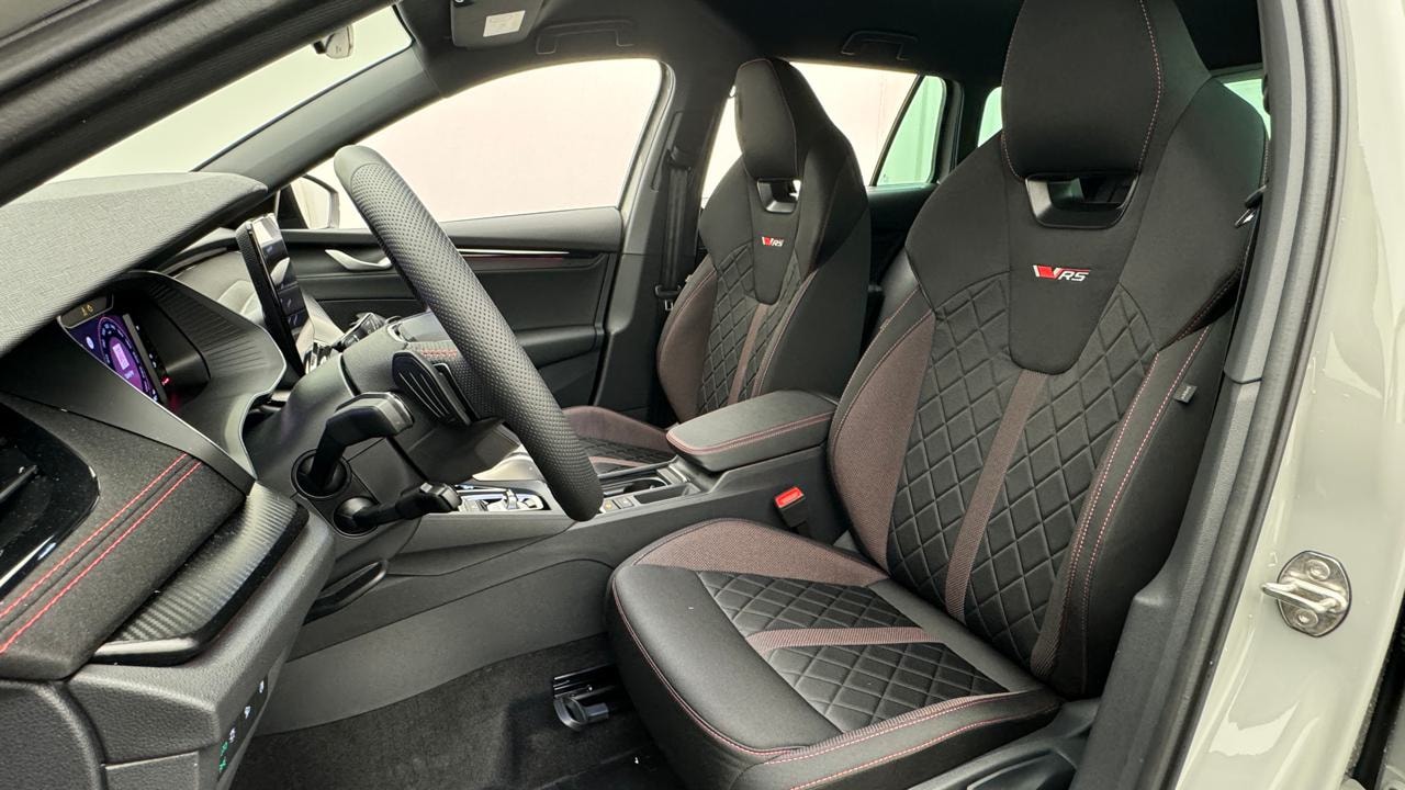 SKODA Octavia Combi 2.0 TSI DSG RS-image-4