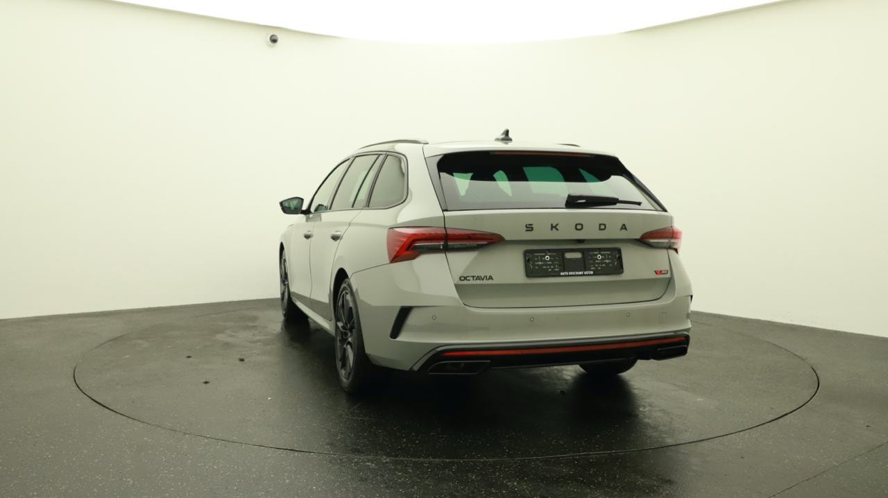 SKODA Octavia Combi 2.0 TSI DSG RS-image-3