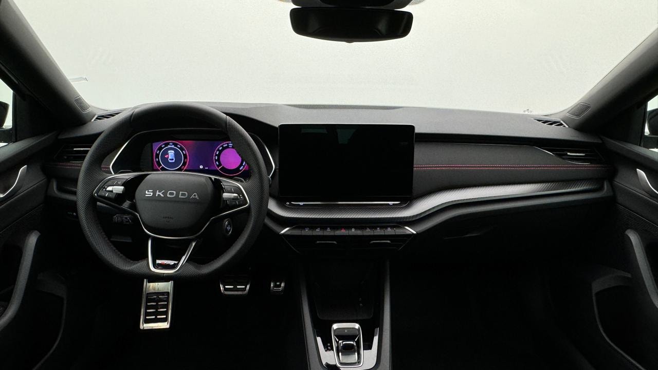 SKODA Octavia Combi 2.0 TSI DSG RS-image-5