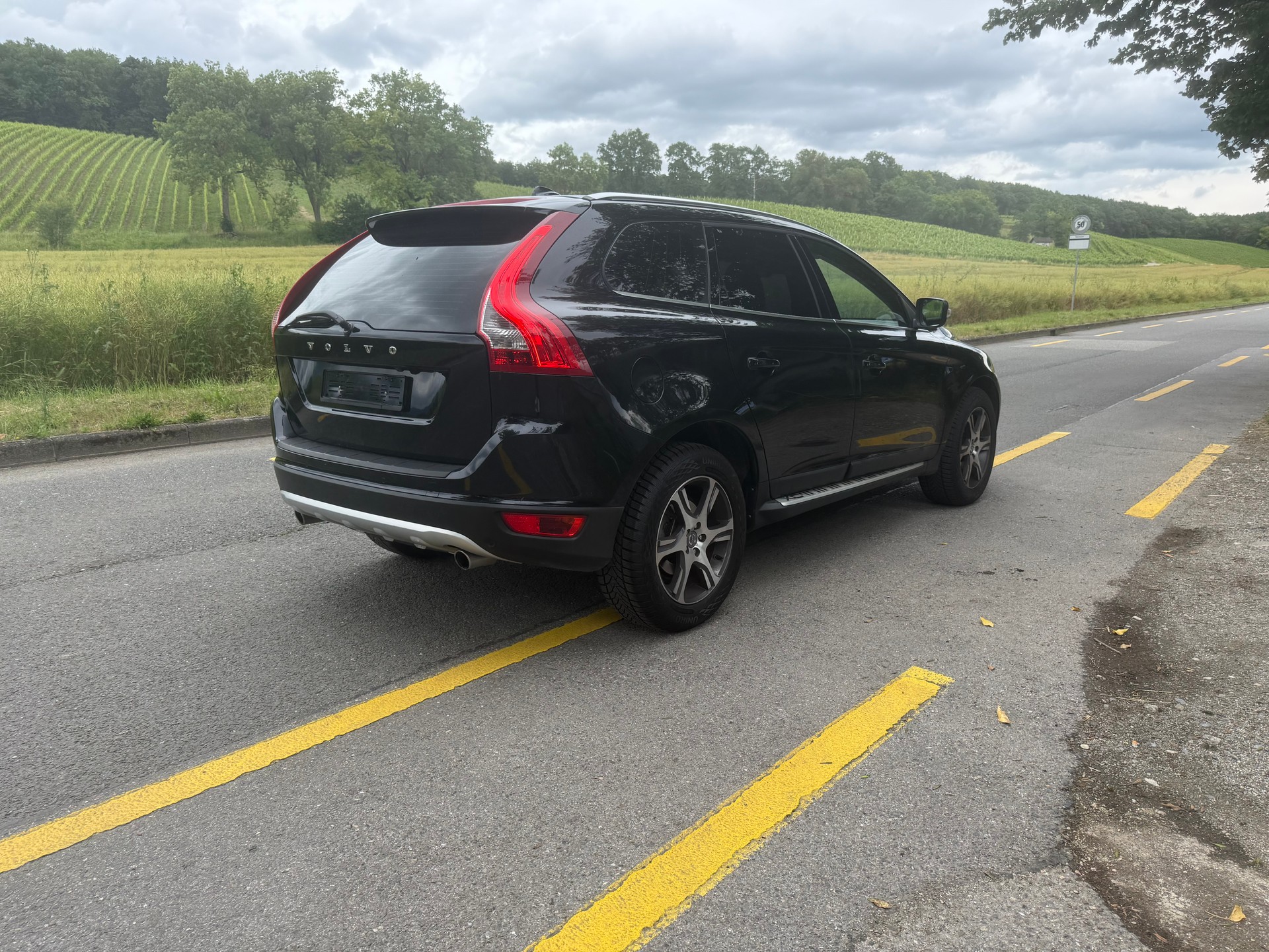 VOLVO XC60 D3 AWD Kinetic Geartronic-image-3
