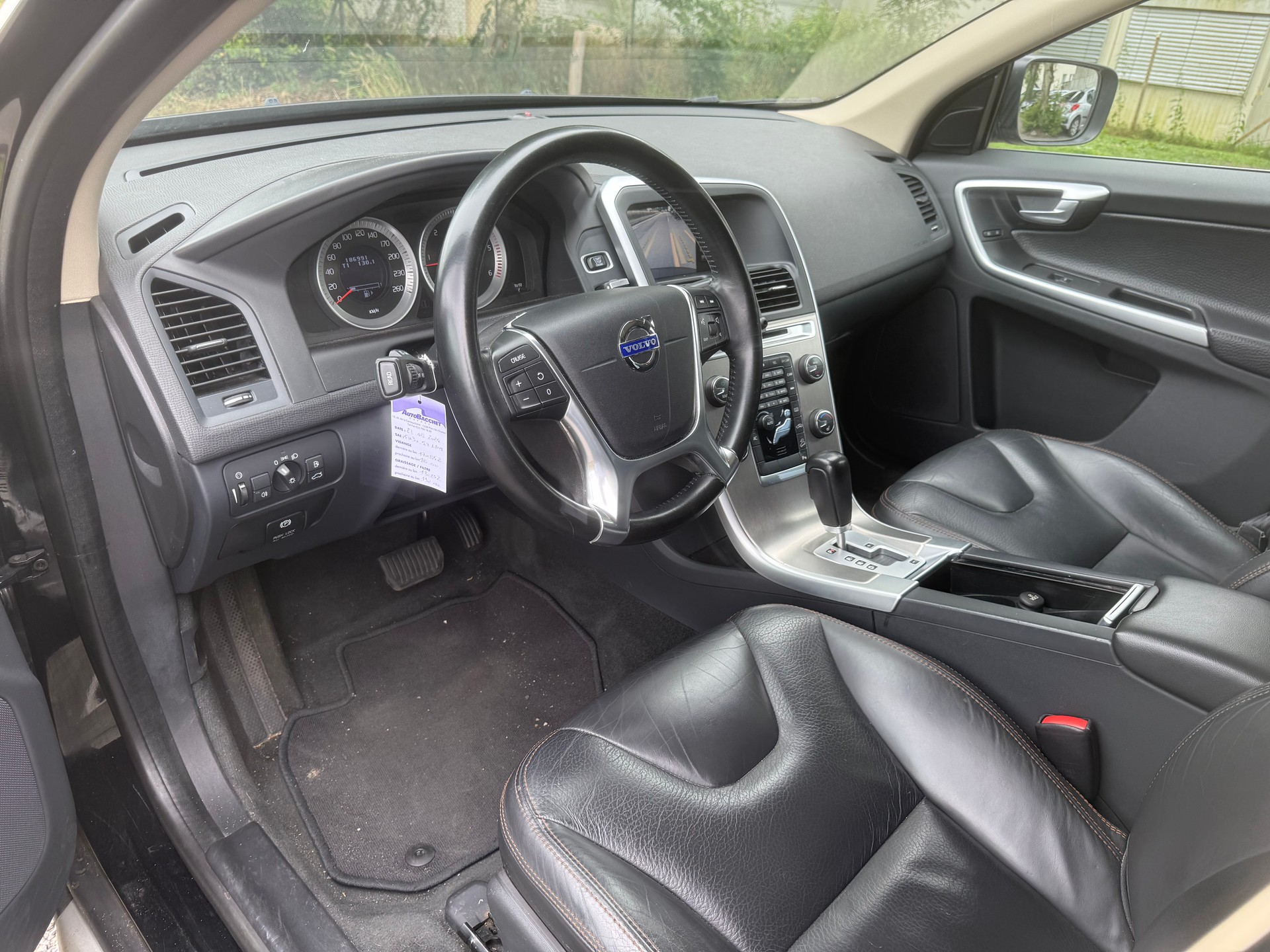VOLVO XC60 D3 AWD Kinetic Geartronic-image-8