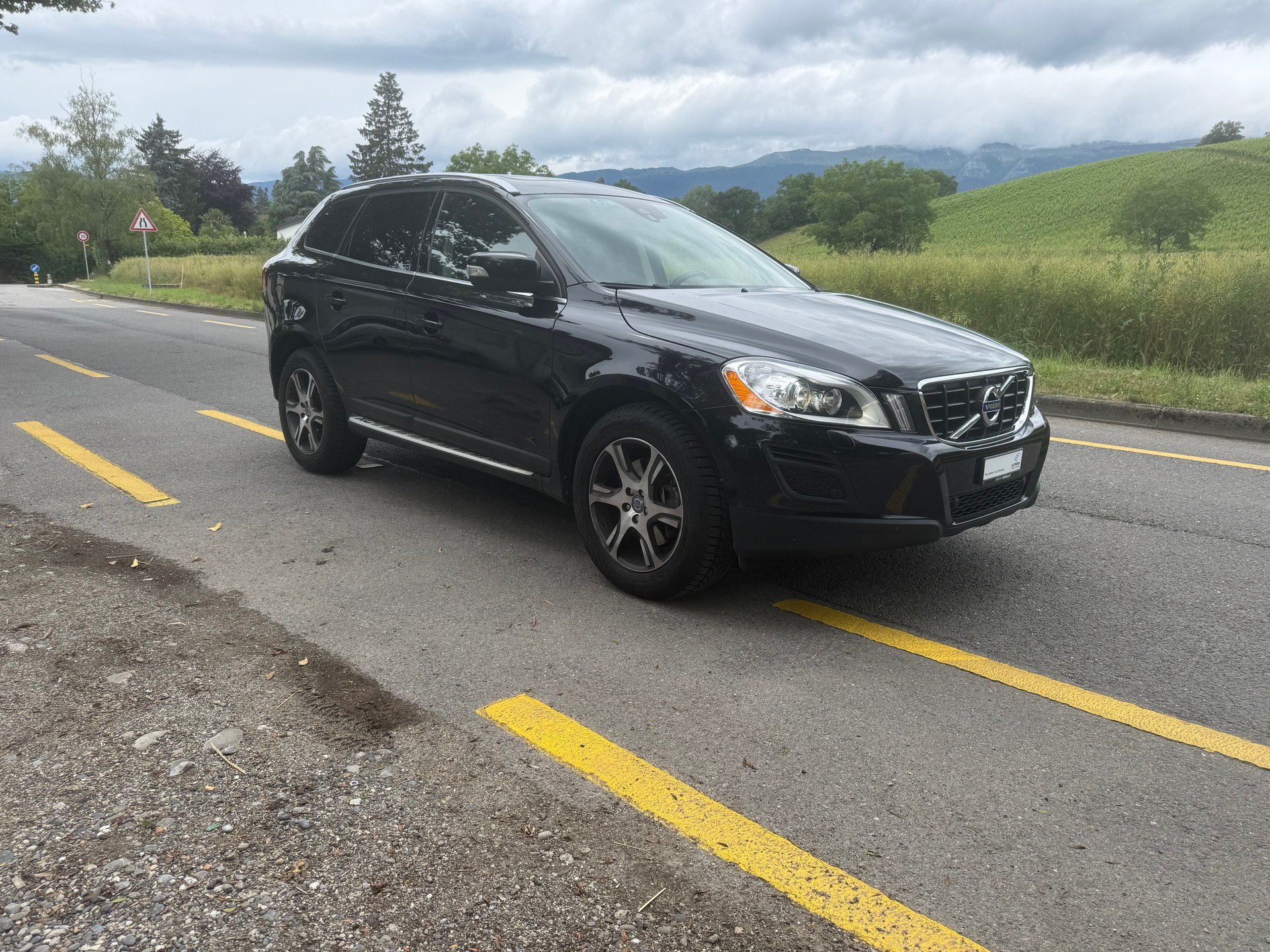 VOLVO XC60 D3 AWD Kinetic Geartronic-image-0