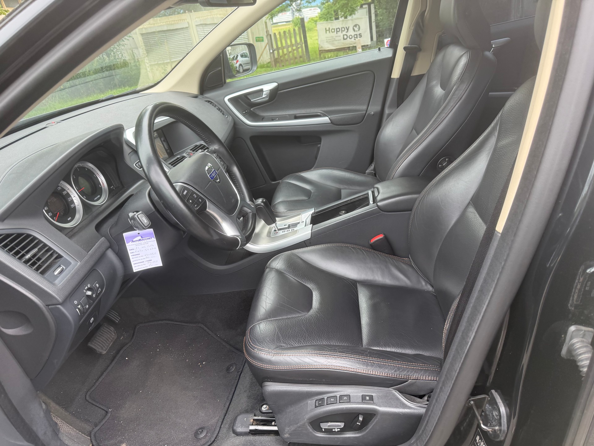 VOLVO XC60 D3 AWD Kinetic Geartronic-image-11