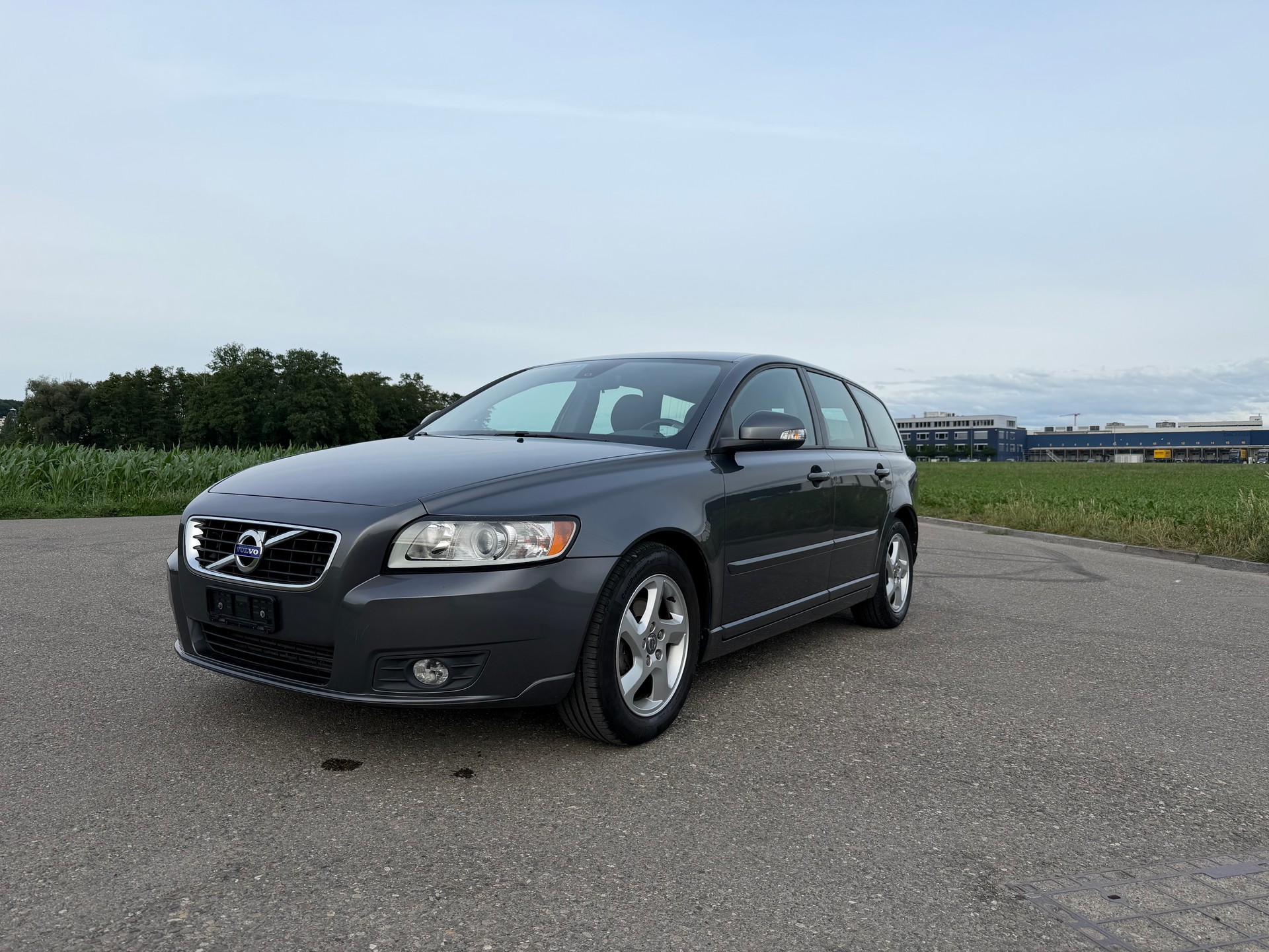 VOLVO V50 D2-image-0