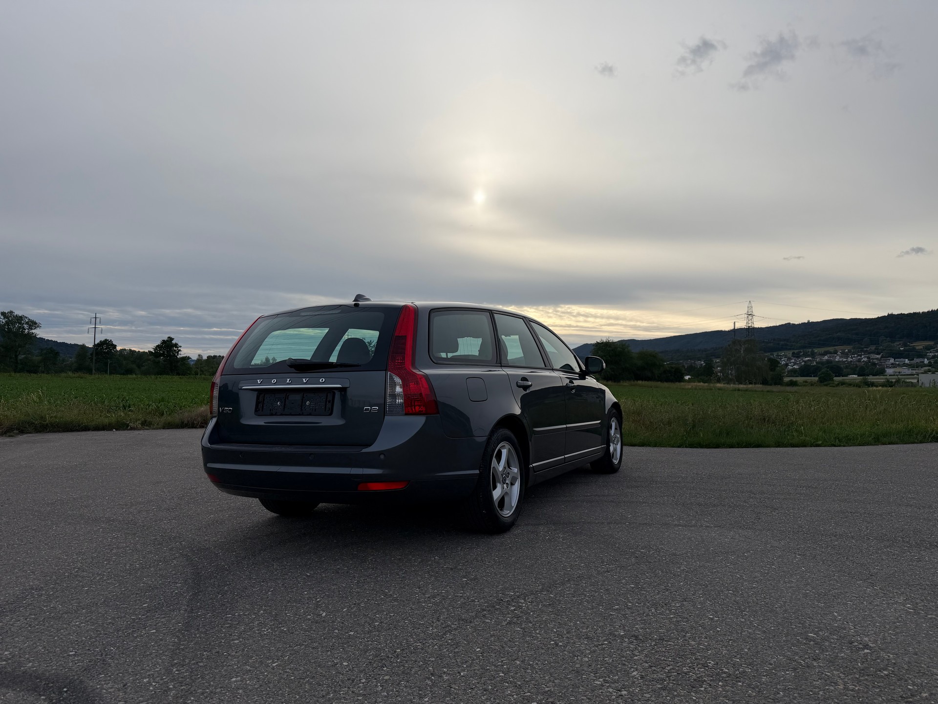 VOLVO V50 D2-image-4