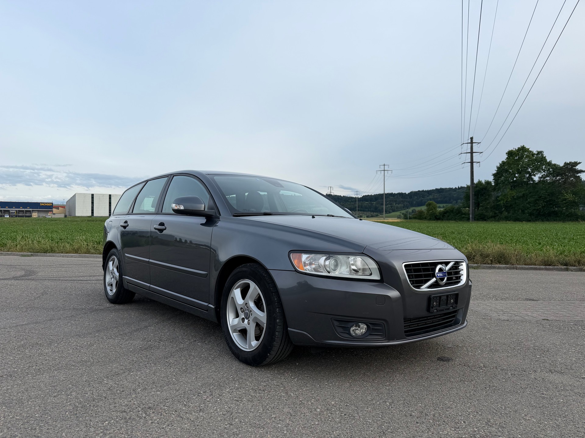 VOLVO V50 D2-image-2