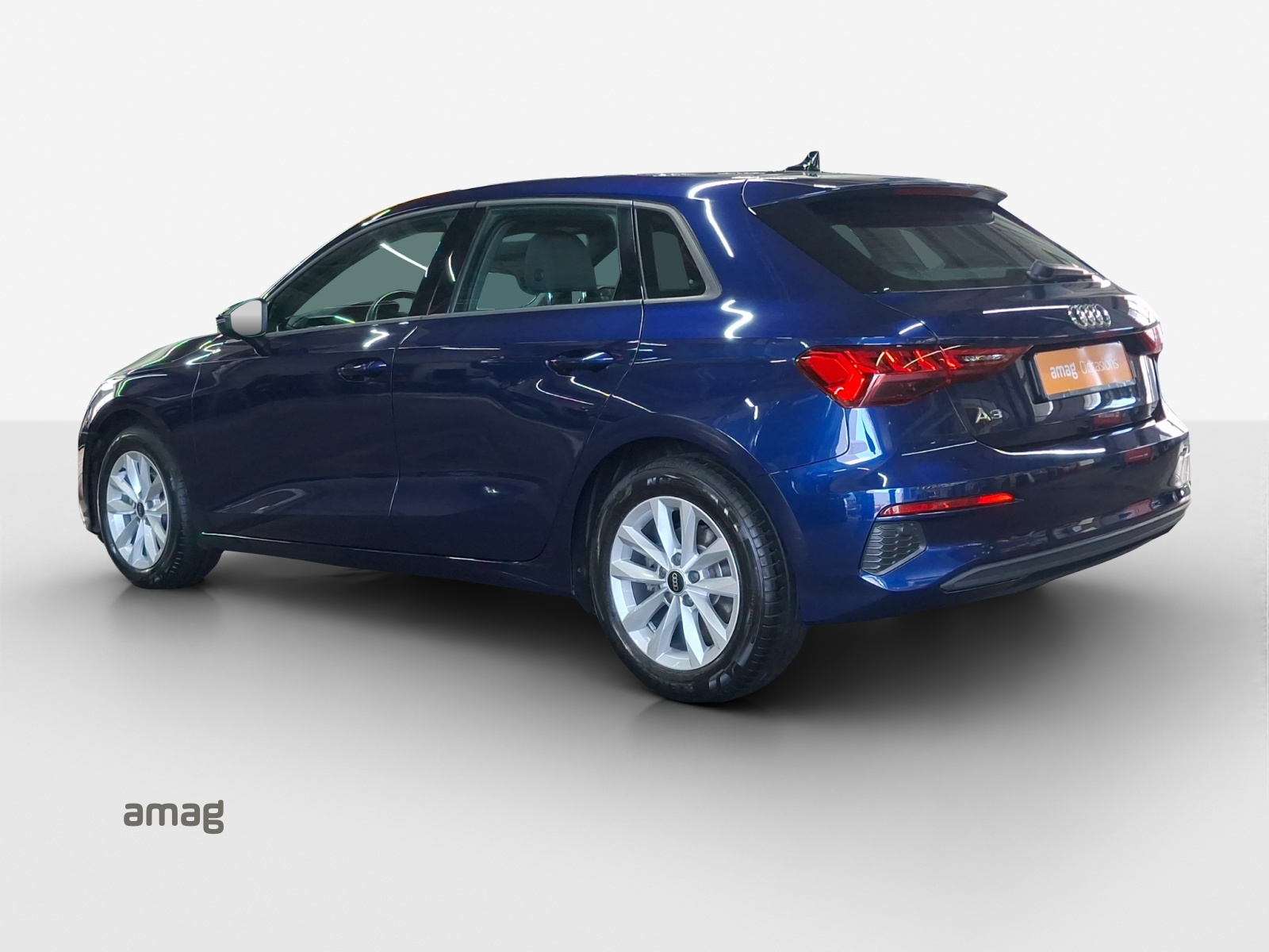 AUDI A3 Sportback 35 TFSI Attraction S-tronic-image-2