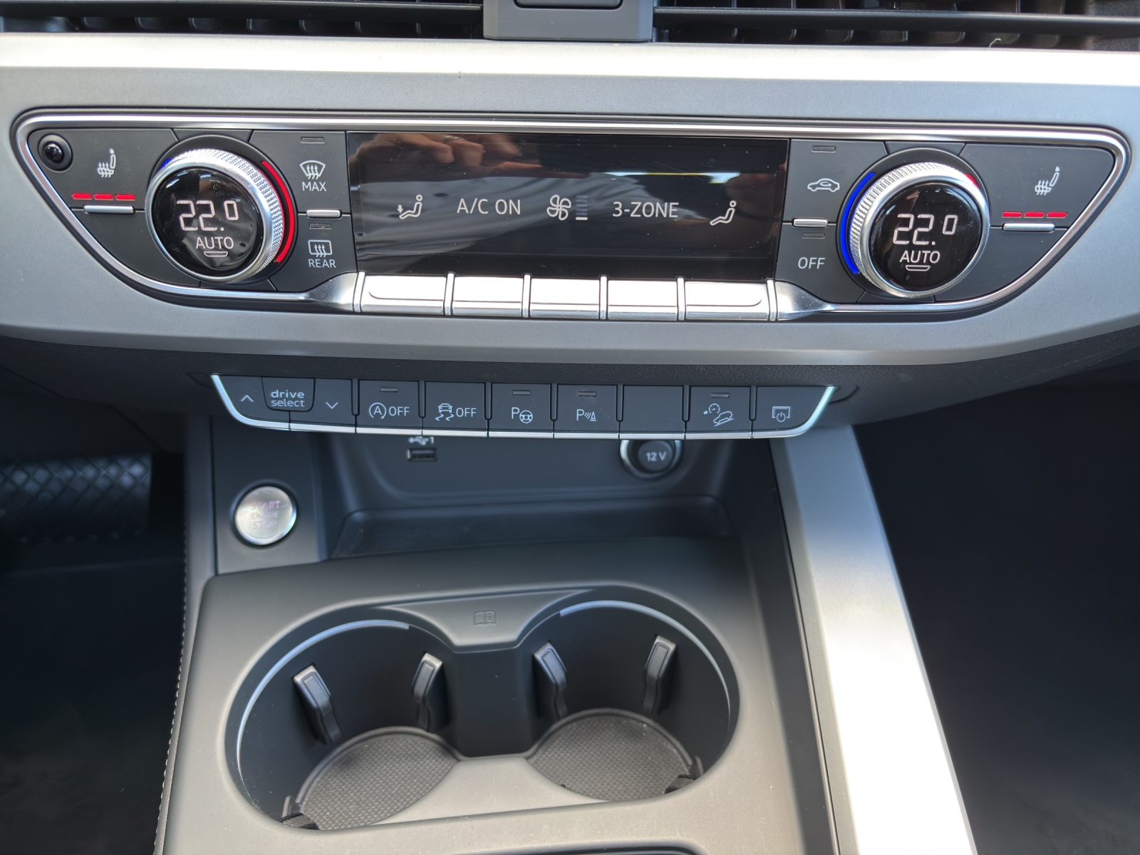 AUDI A4 allroad 40 TDI Attraction quattro tiptronic mit AHK-image-17