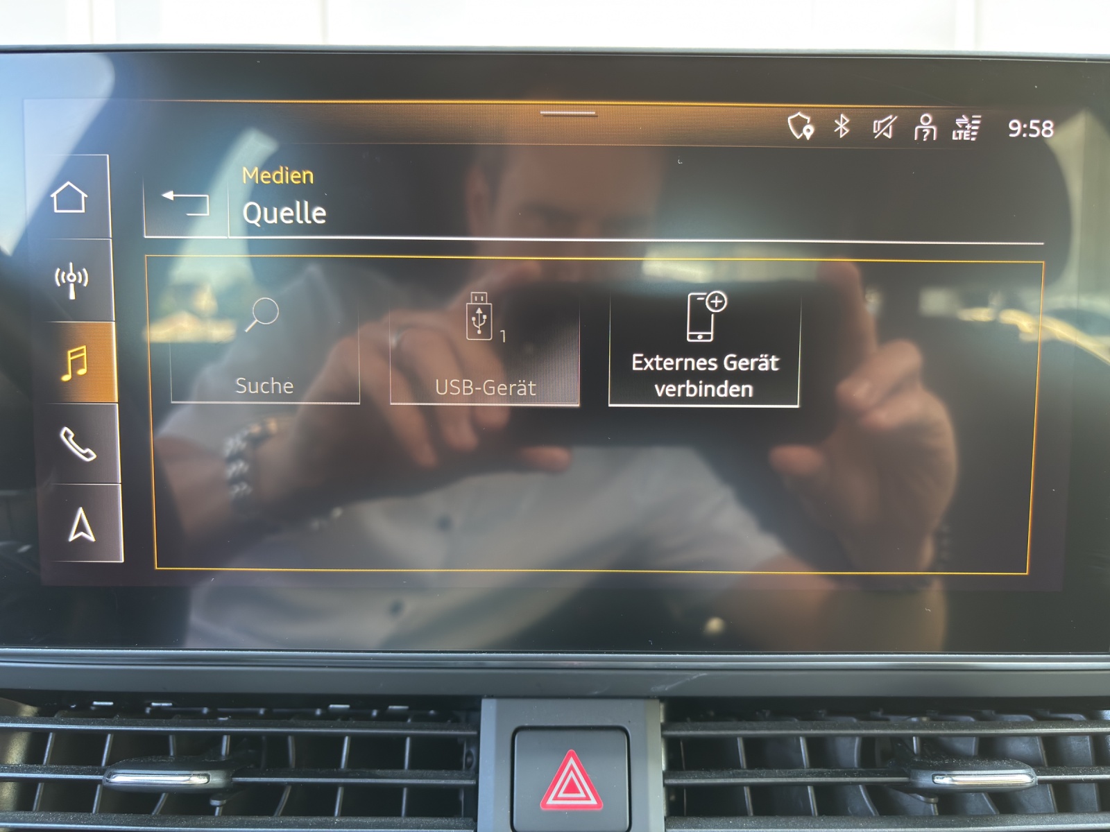 AUDI A4 allroad 40 TDI Attraction quattro tiptronic mit AHK-image-19