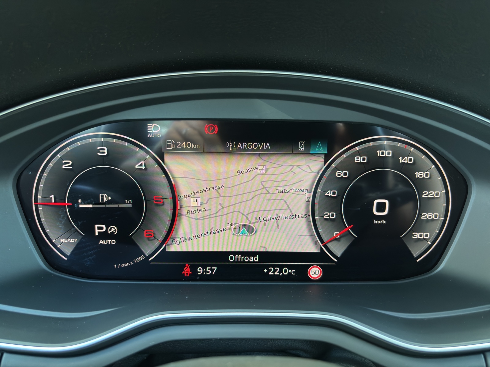 AUDI A4 allroad 40 TDI Attraction quattro tiptronic mit AHK-image-15