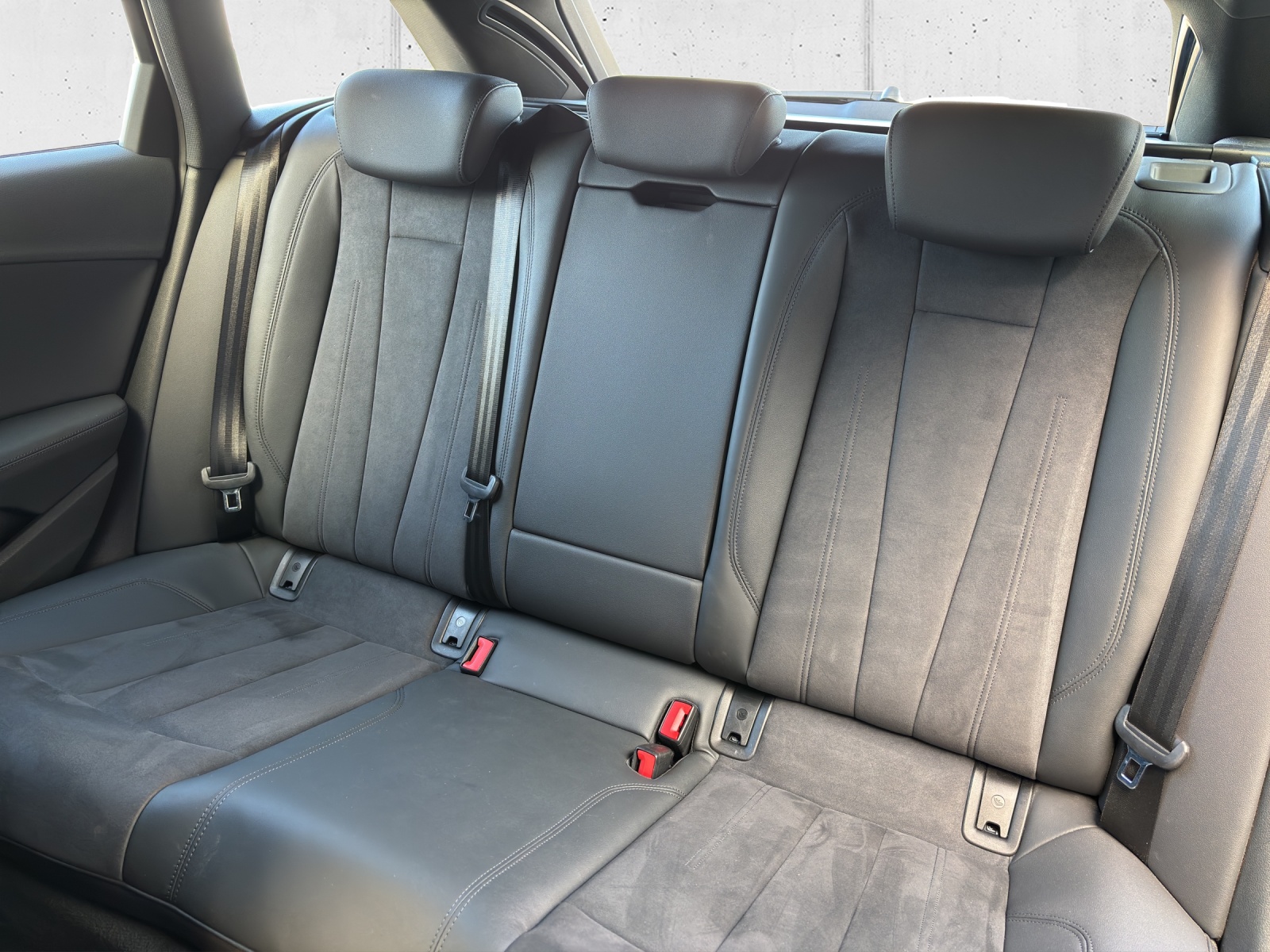AUDI A4 allroad 40 TDI Attraction quattro tiptronic mit AHK-image-28